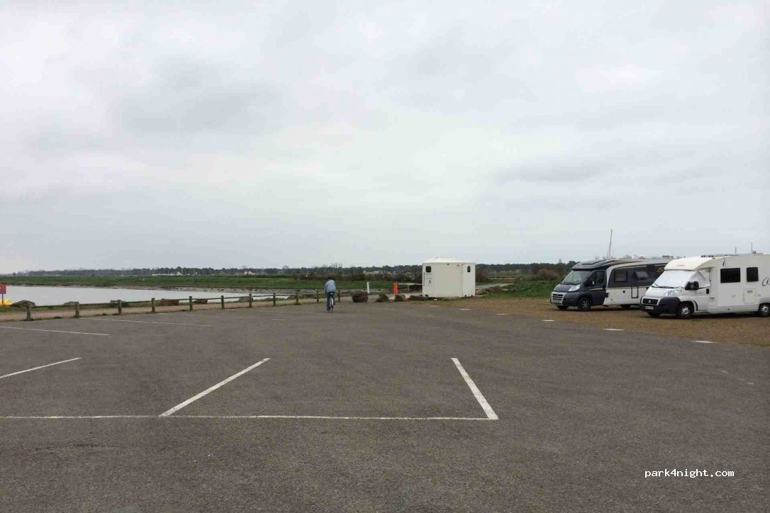 (85460) L'Aiguillon-sur-Mer - 6-14 Avenue Amiral Courbet — foto