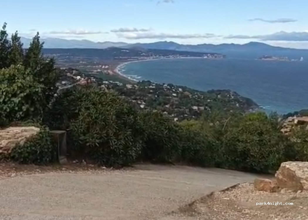 (17213) Begur - Passeig del Doctor Lluis Pericot — foto
