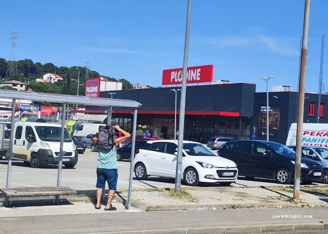 (52104) Grad Pula - Aleja Prekomorskih Brigada — foto