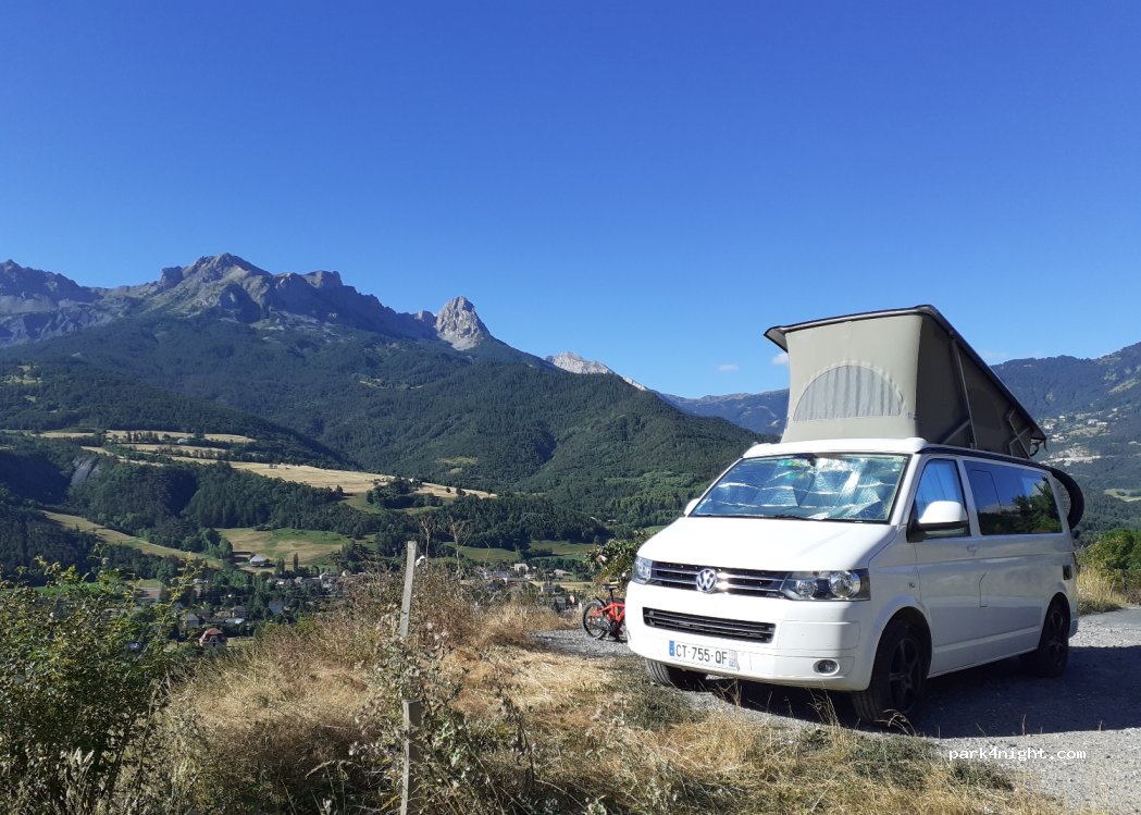 (04400) Barcelonnette - 6 Chemin de l'Adroit — foto 3
