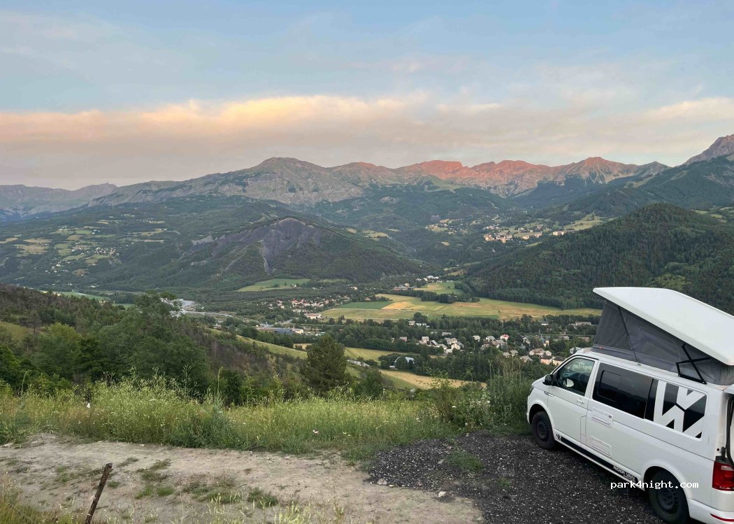(04400) Barcelonnette - 6 Chemin de l'Adroit — foto 4