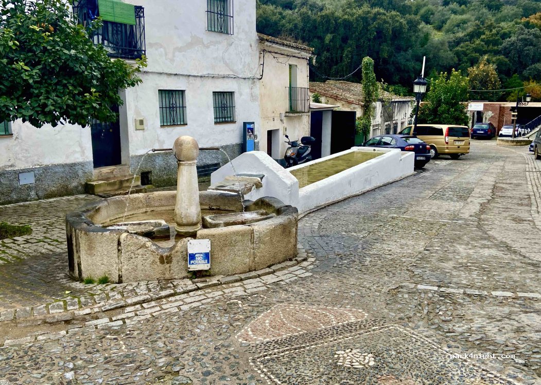 (41890) El Castillo de las Guardas - Calle Román García — foto