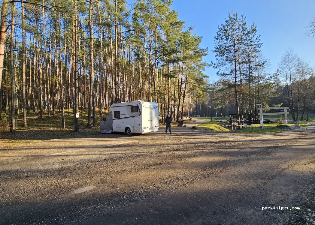 (05-430) Regut - Turystyczna — foto