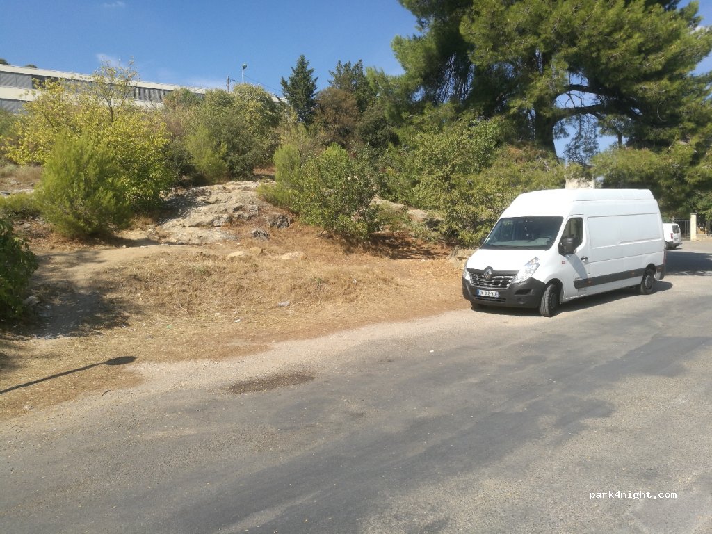 (84100) Orange - 6-26 Chemin du Bel Enfant — foto