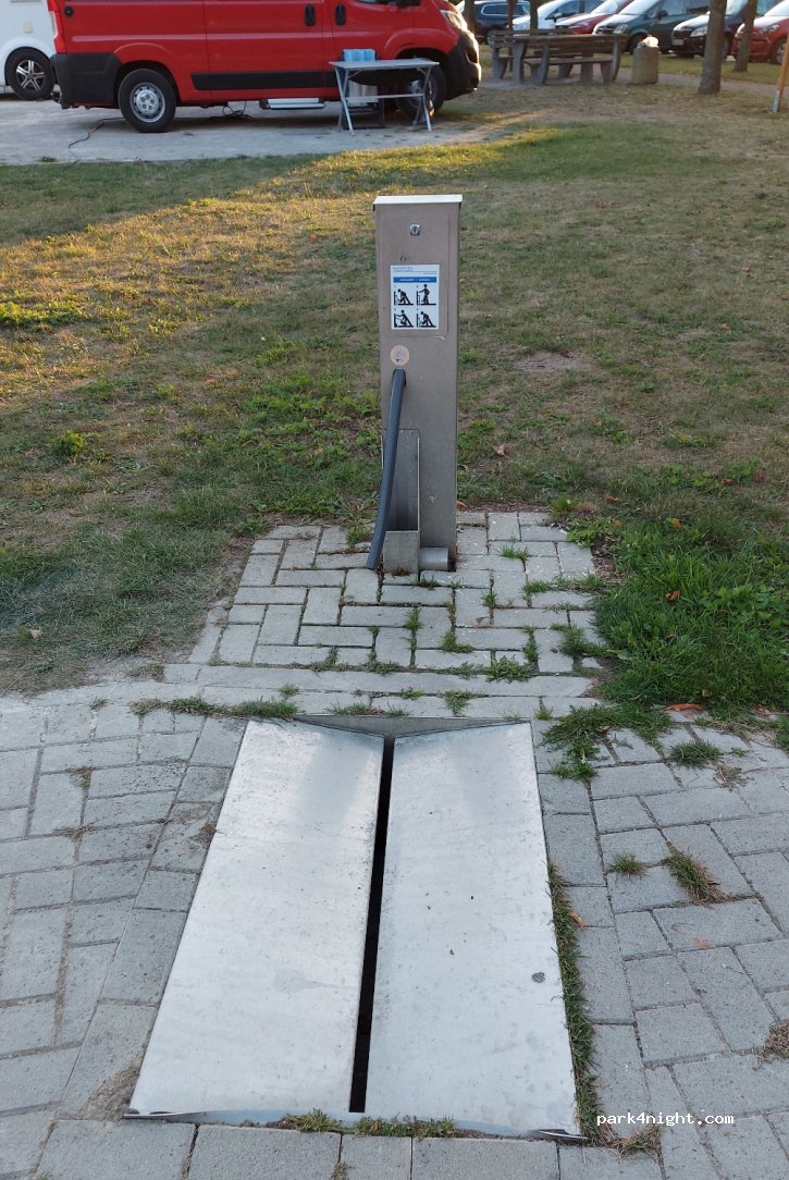 Wohnmobilstellplatz am Waldbad in Klötze — foto
