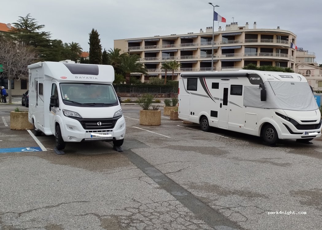 (83701) Saint-Raphaël - Boulevard Général de Gaulle — foto 3