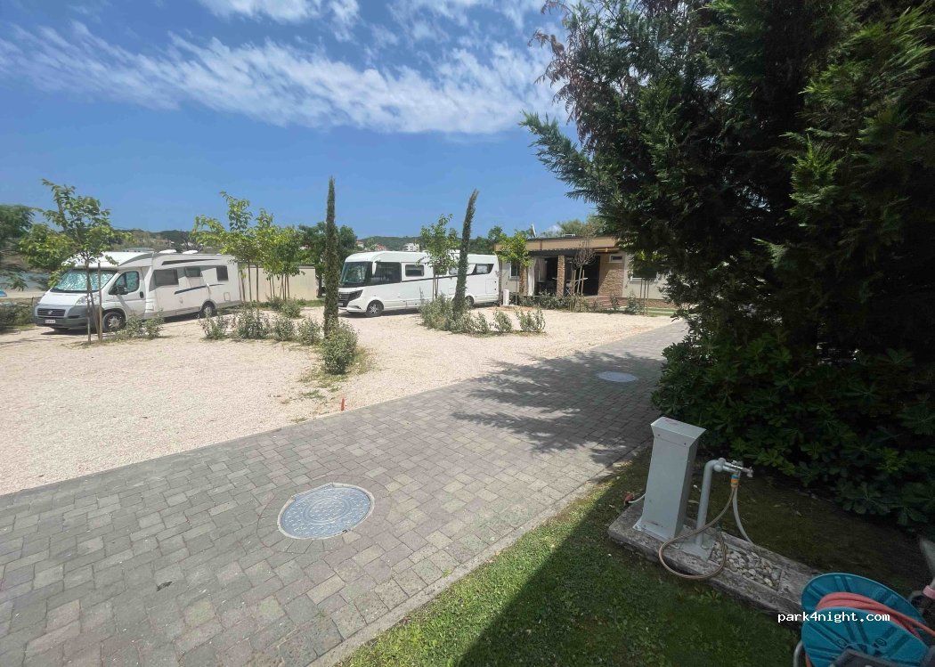 Lando Resort — foto 3