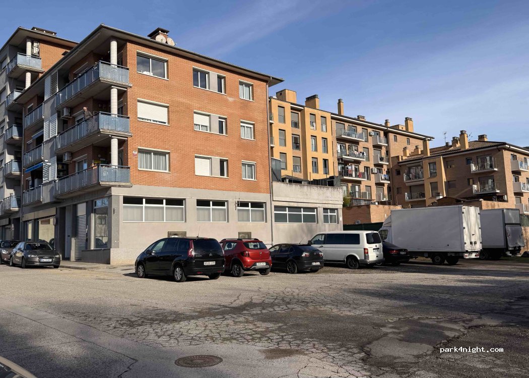 (17812) Olot - Carrer d'Enric Granados — foto