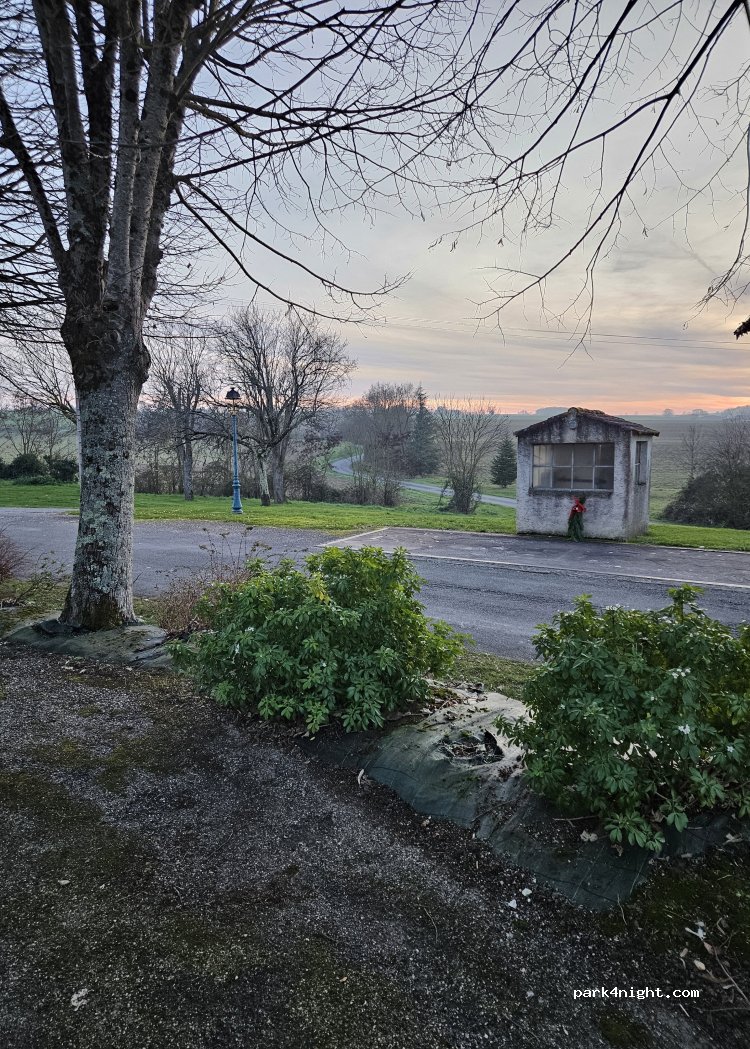(82500) Marignac - Unnamed road — foto 2
