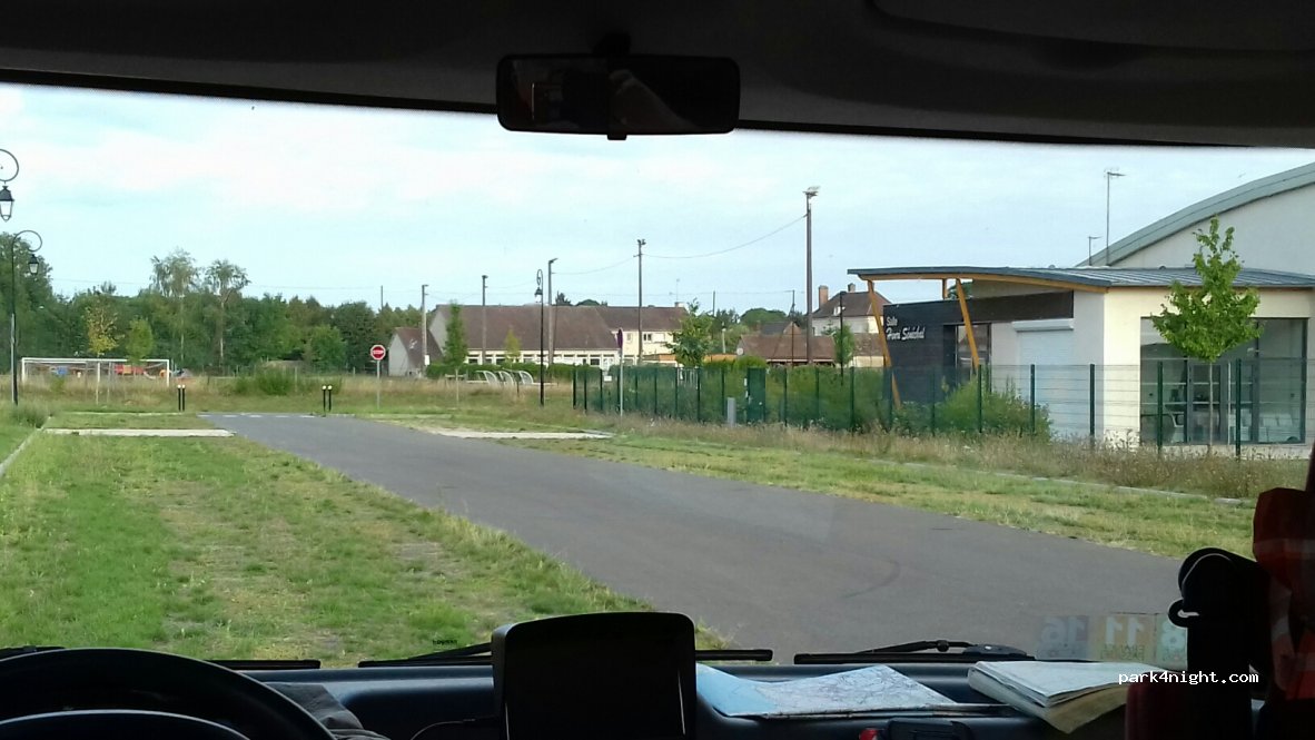 (60840) Nointel - 24 Rue de Courcelles — foto 2