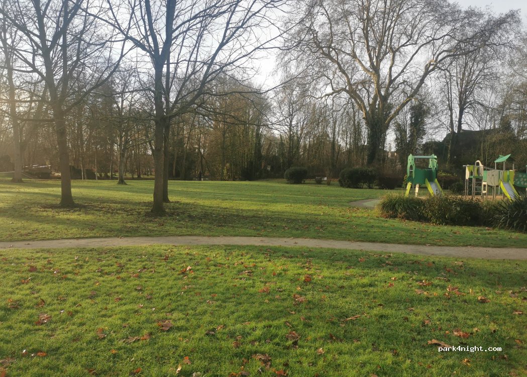 (27140) Gisors - Rue des Fontaines — foto