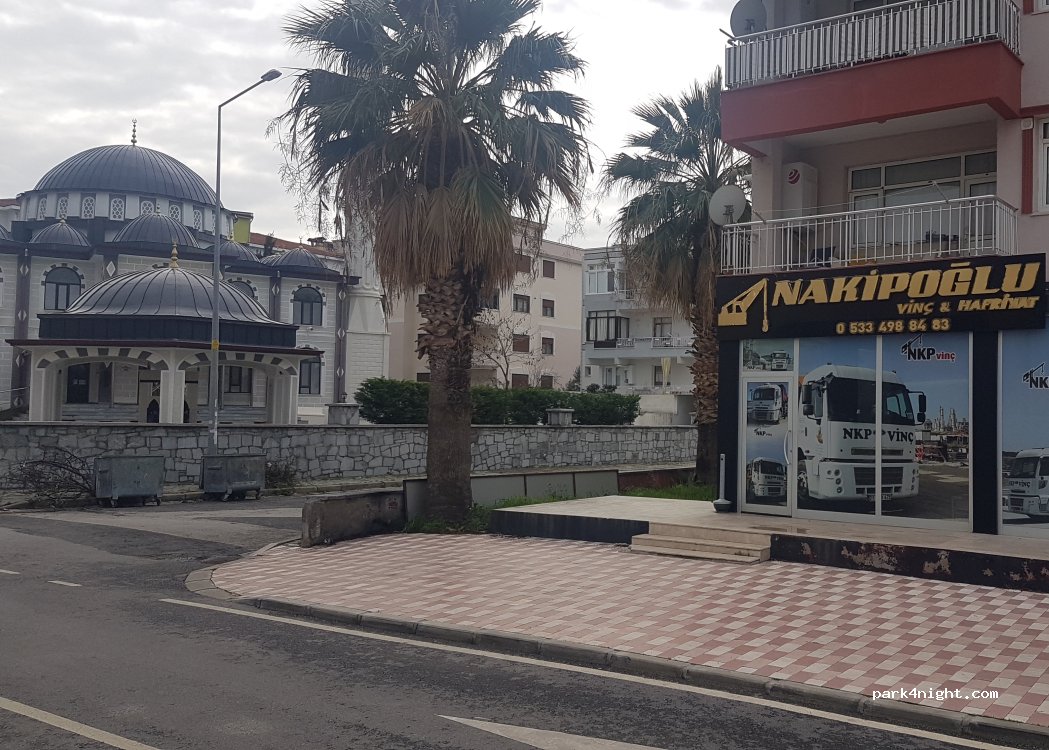 (35800) Kazım Dirik Mahallesi - Barbaros Cd. — foto