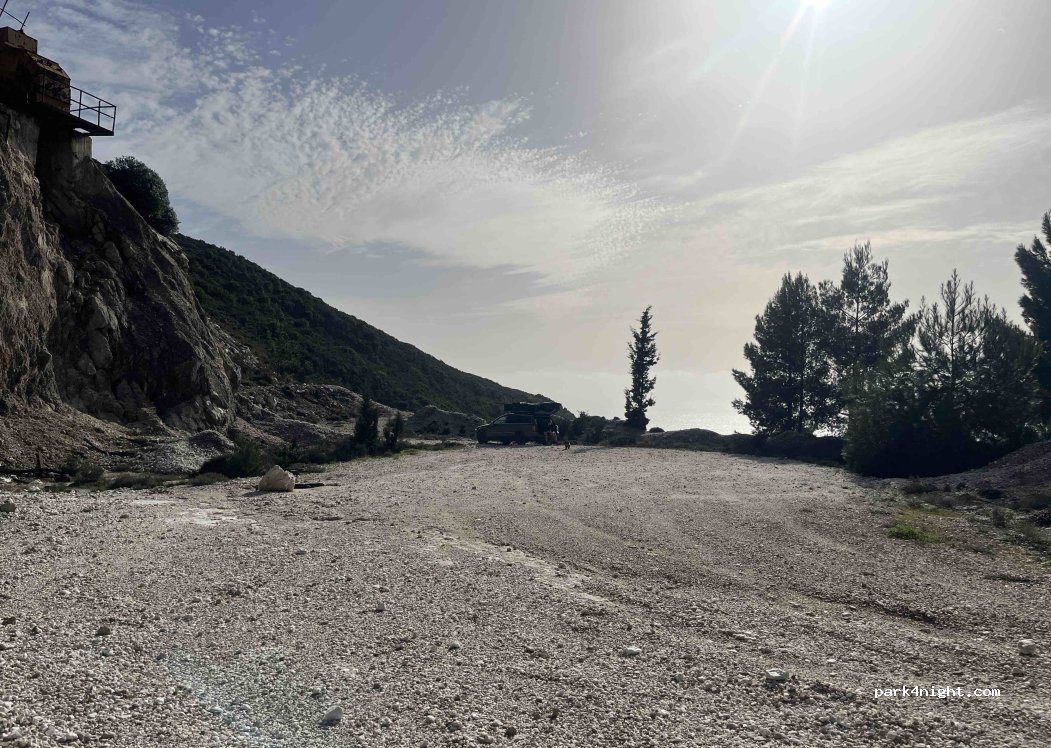 (29100) Ano Vasilikos - — foto