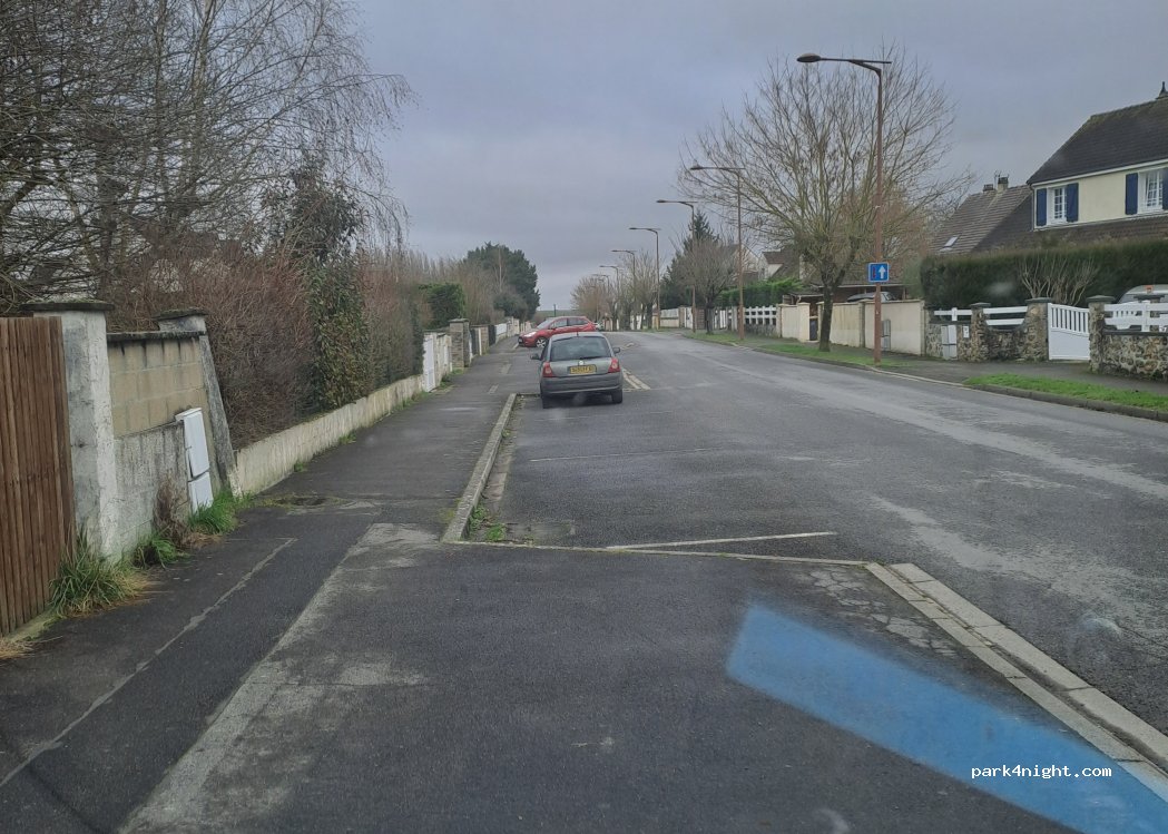 (77178) Saint-Pathus - Rue des Sources — foto