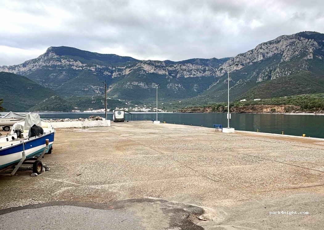 (23068) Kyparissi Zaraka - Unnamed Road — foto