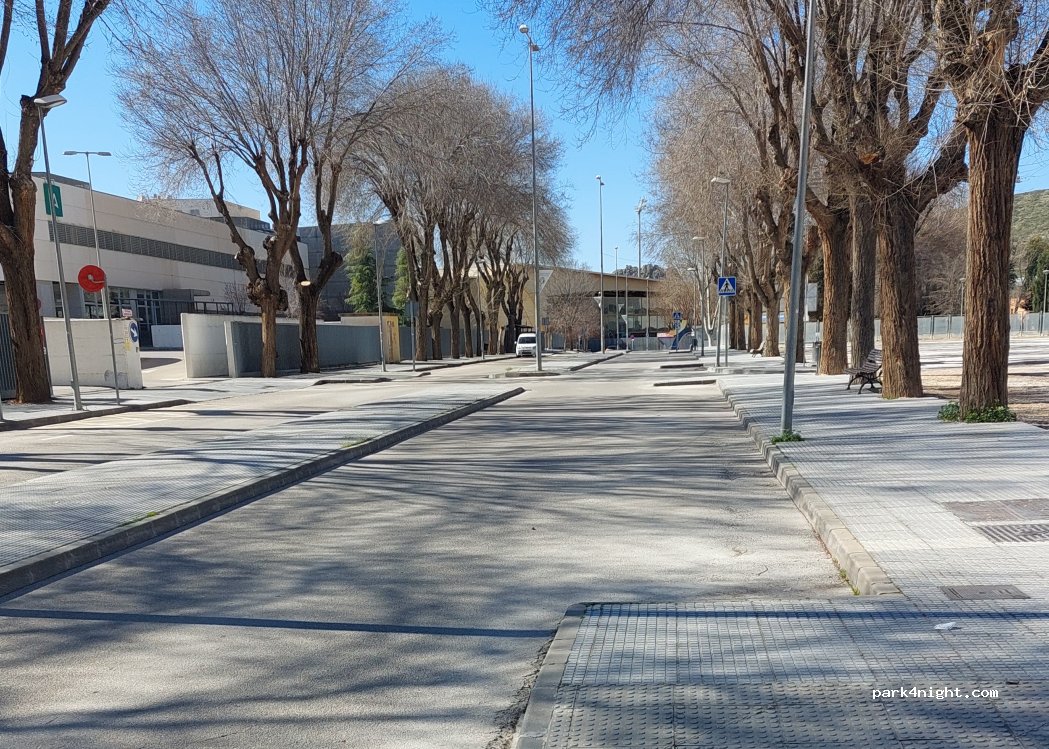 (18300) Loja - Avenida Tierno Galván — foto
