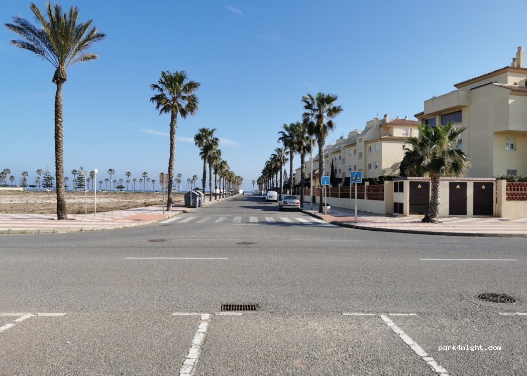 (04740) Roquetas de Mar - Avenida de la Ciudad de Cádiz — foto 2