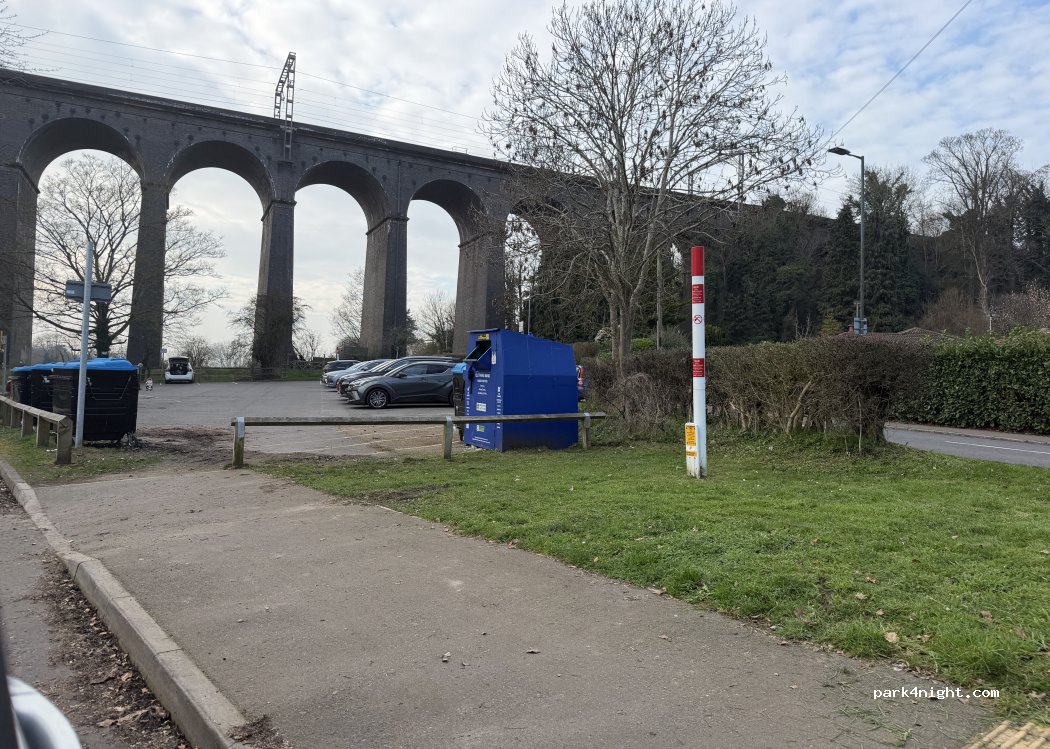 (AL8 7AG) Welwyn Hatfield - Digswell Park Road — foto