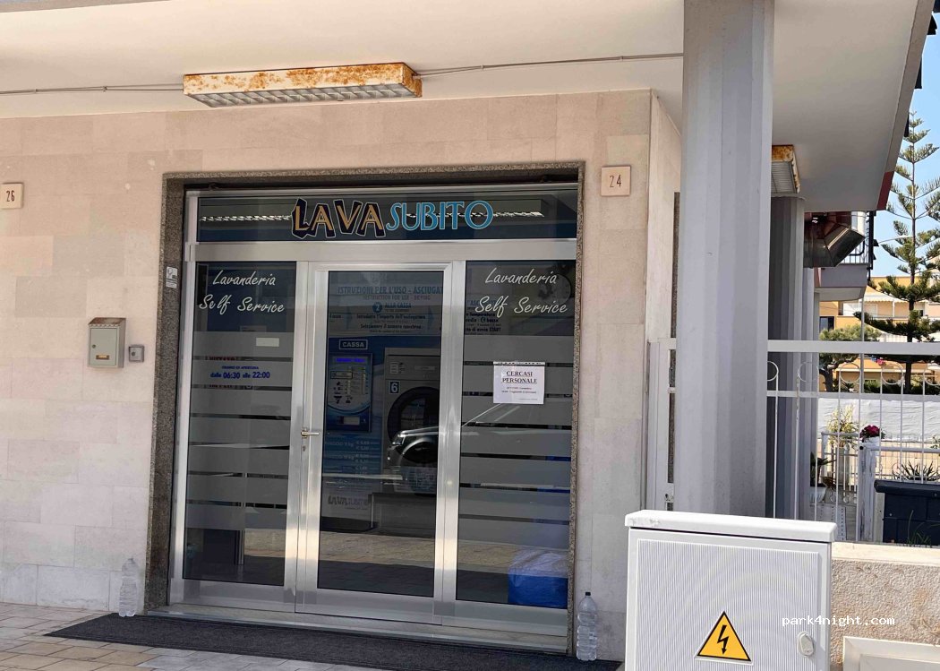 (70044) Polignano a Mare - Via Enrico De Nicola 26 — foto 4