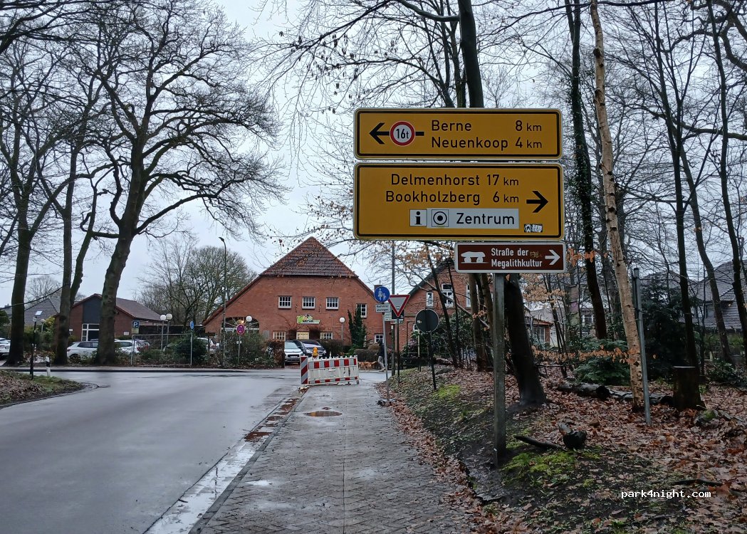 (27798) Hude (Oldenburg) - Kirchstraße — foto