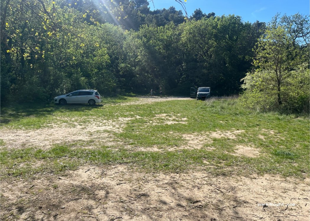 (84580) Oppède - Vallon de Combrés — foto 3