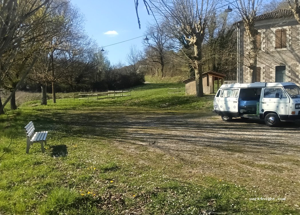 (82110) Lauzerte - Unnamed Road — foto