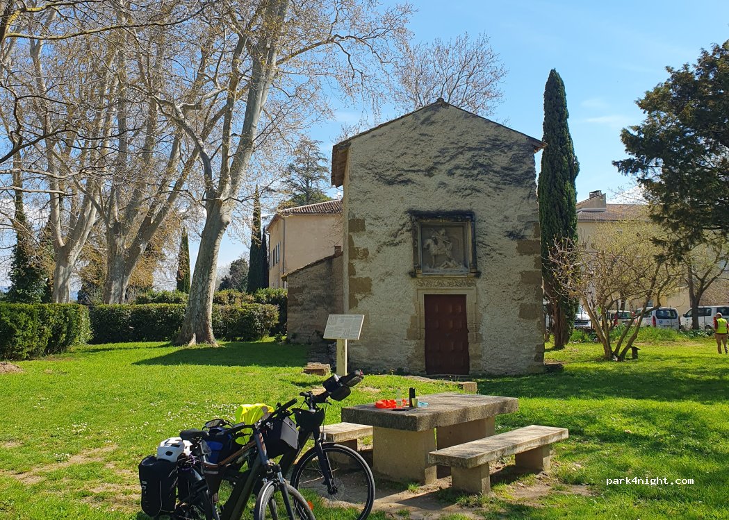 (84200) Carpentras - Chemin de l'Hermitage — foto