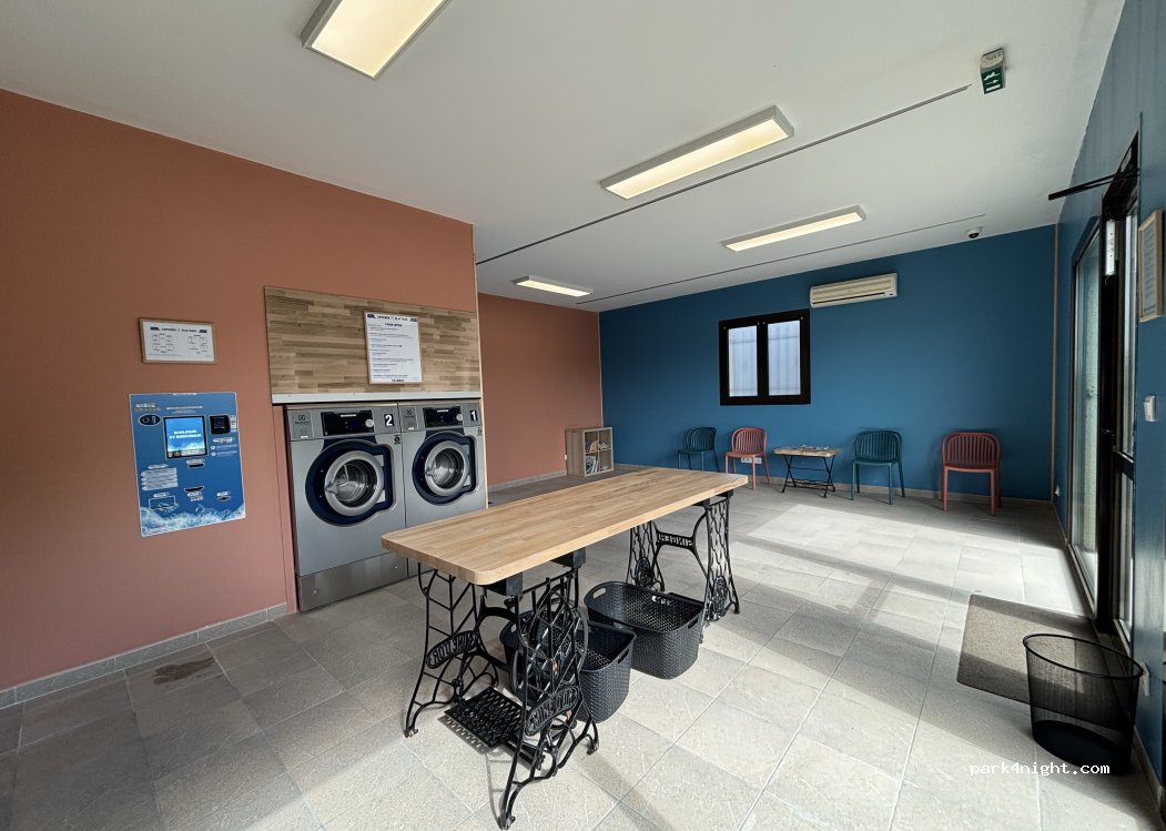 (24100) Creysse - Avenue de la Roque — foto
