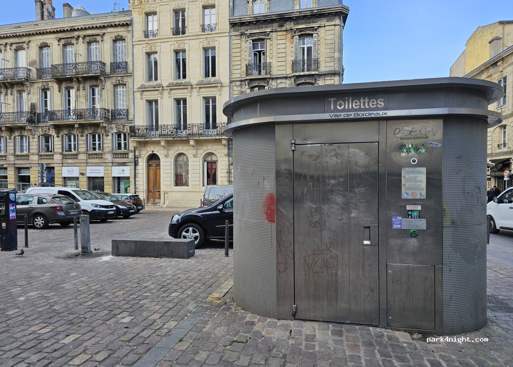 (33800) Bordeaux - Place Duburg — foto 4