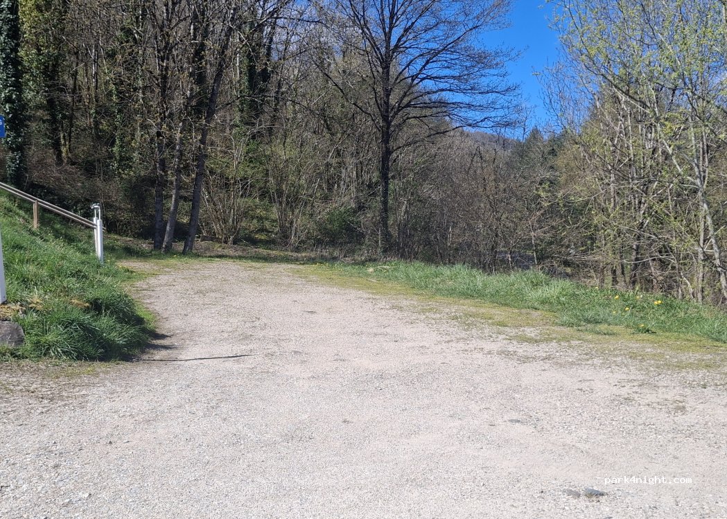(12140) Entraygues-sur-Truyère - Route de Villecomtal — foto
