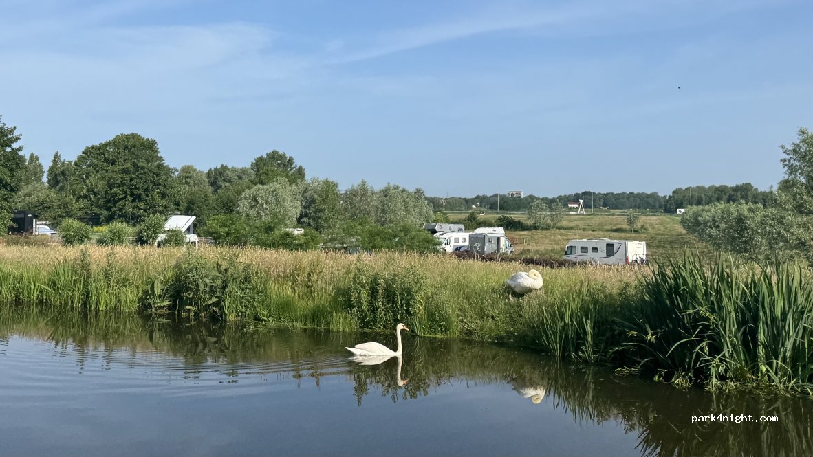 Camper Base Camp — foto