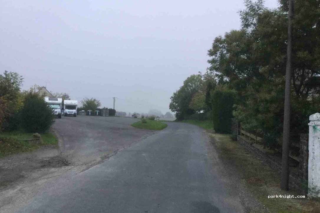 (50220) Courtils - 8 Route de la Baie — foto