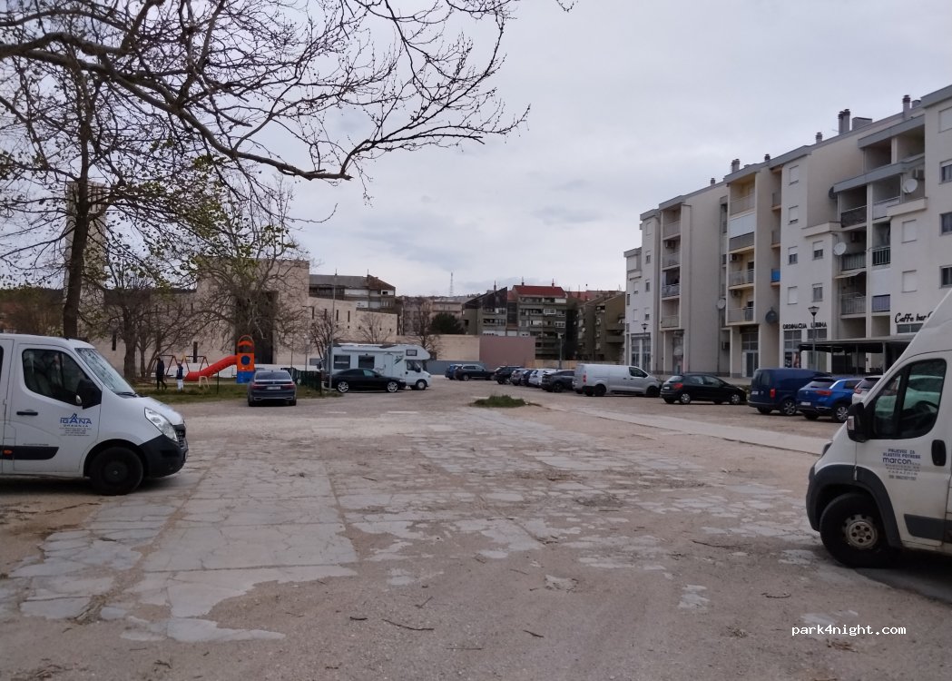 (22300) Knin - Getaldićeva ul. — foto