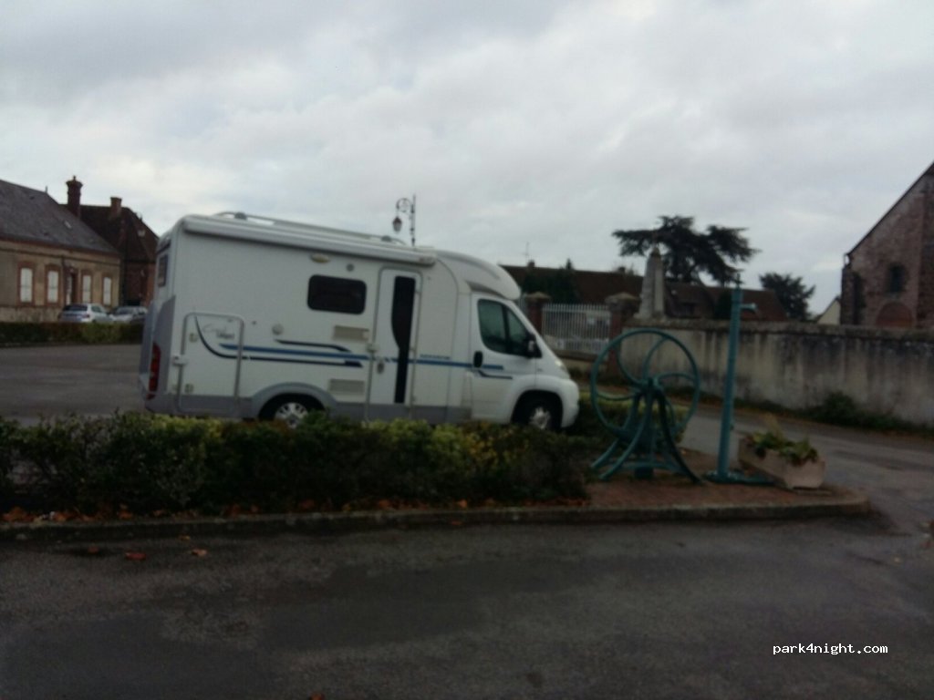 (28170) Thimert-Gâtelles - 3 Place de la Mairie Thimert — foto