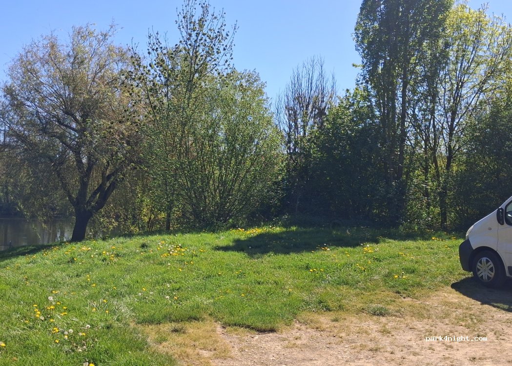 (86300) Chauvigny - D 8 — foto 2