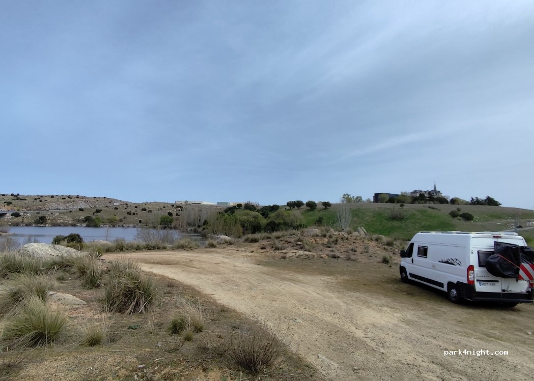 (05005) Ávila - Carretera al Embalse de Fuentes Claras — foto