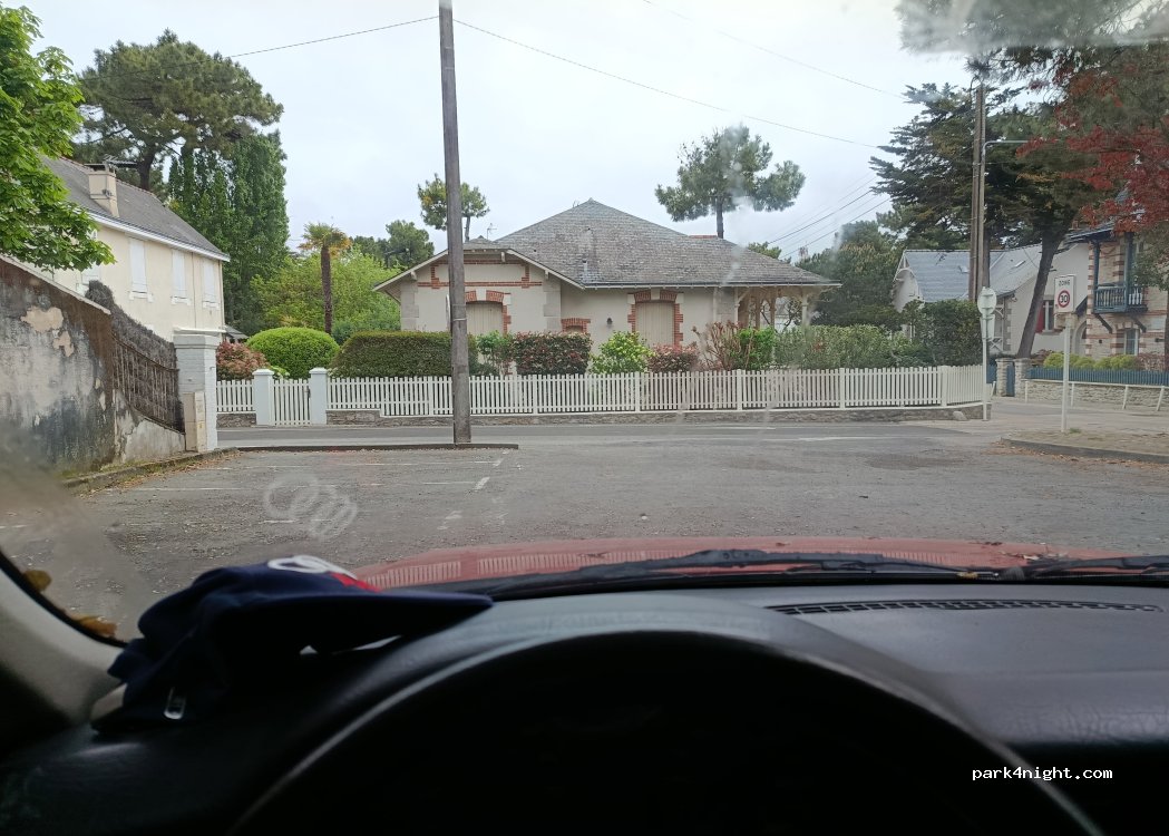 (44500) La Baule-Escoublac - Avenue des Platanes — foto