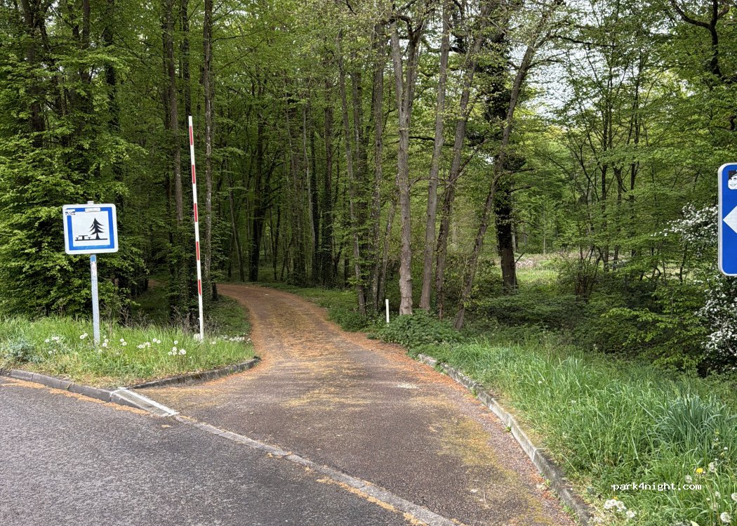 (71530) Fragnes-la-Loyère - Aire de Curney — foto