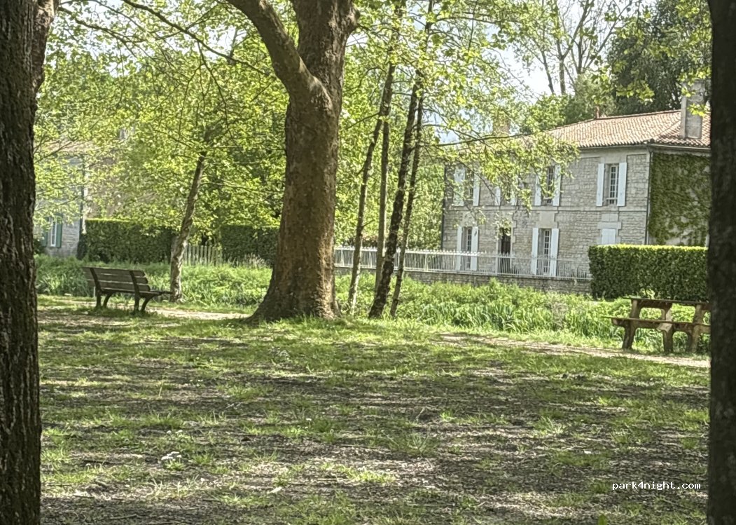 (79510) Coulon - Quai Louis Tardy — foto