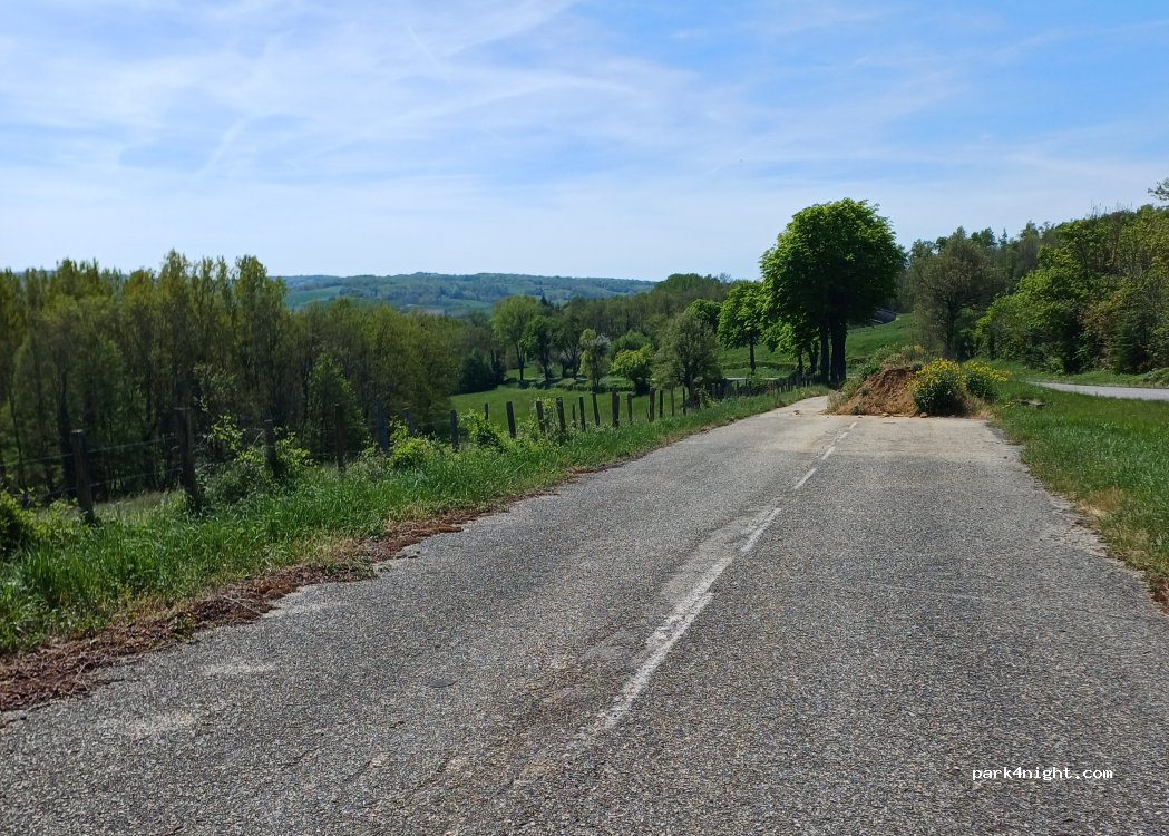 (26390) Hauterives - Route de Beaurepaire — foto