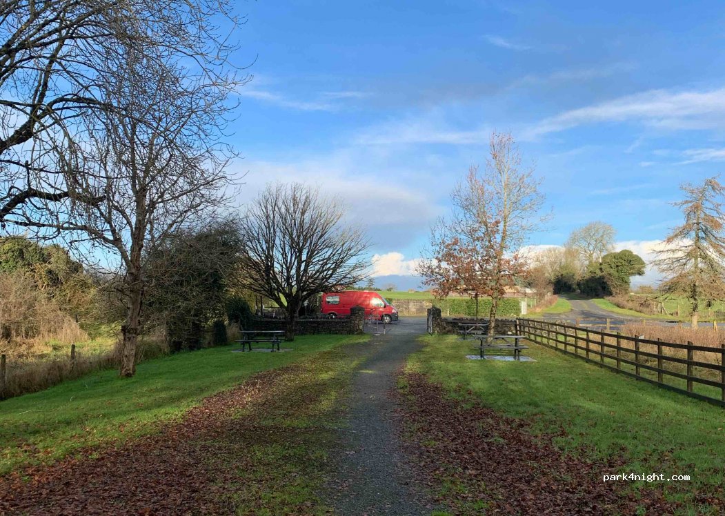 () Whinning - Unnamed Road — foto 3