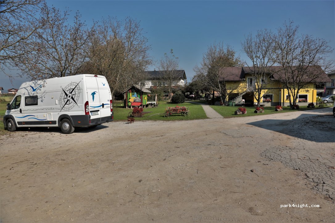 Turist farm Mirnik Ivana — foto