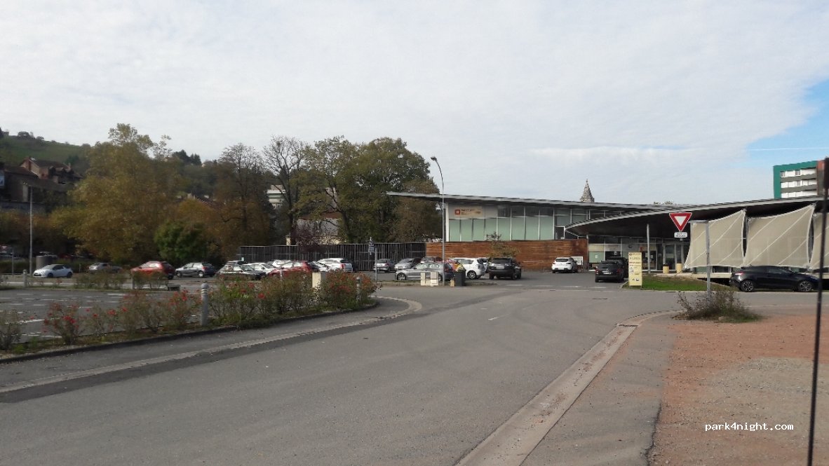 (12300) Decazeville - Avenue du 10 Août — foto 3