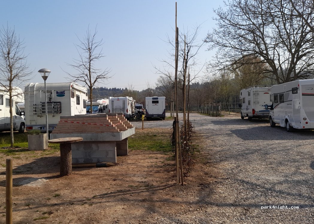 Area Sosta Camper Parcheggio Virgilio | Borghetto — foto 2