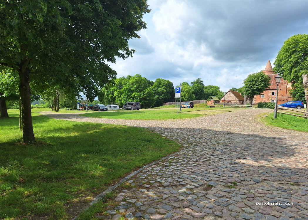 (17094) Burg Stargard - 4 Burg — foto
