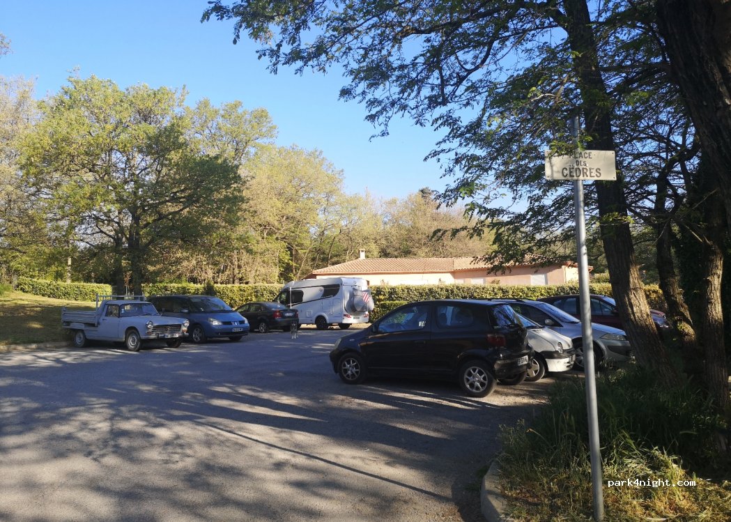 (30330) Gaujac - Place des Cèdres — foto 3