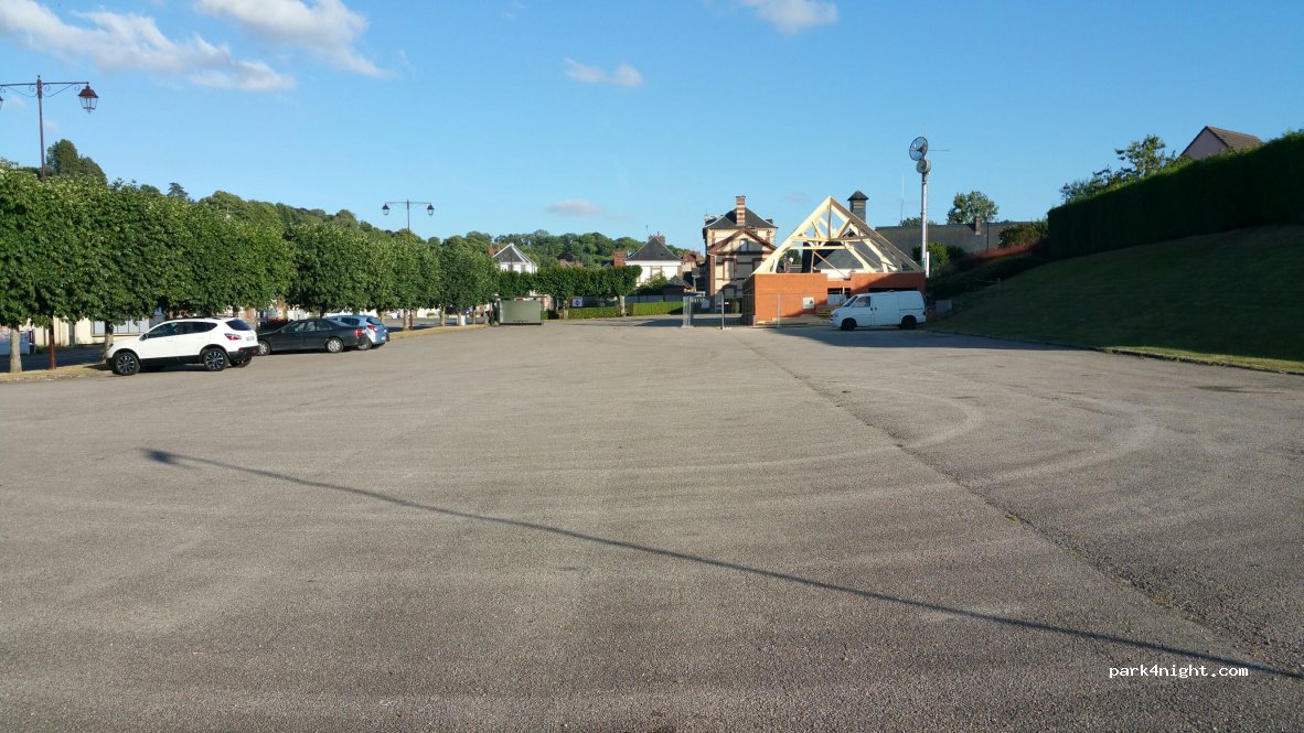 (76870) Gaillefontaine - 42 Place de la Mairie — foto