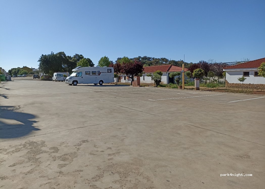 (21220) Higuera de la Sierra - 93 Avenida de la Cabalgata — foto