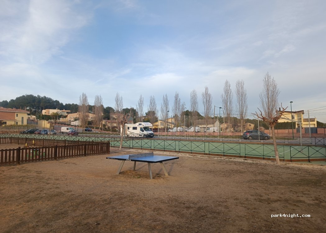 (08635) Sant Esteve Sesrovires - 39 Avinguda Moixeró — foto