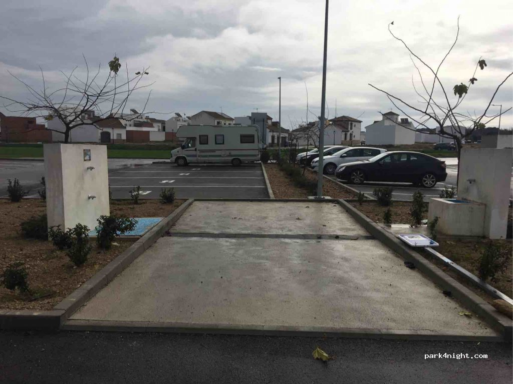 Área Autocaravanas de Fuentes de Andalucía — foto